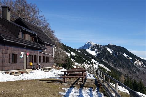 Pogled na greben Tolsti Vrh in Kriška Gora s sosednjimi vrhovi