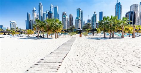 Sončen plaža v Dubaju
