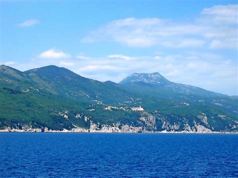 Pogled na Lumbardo z morja