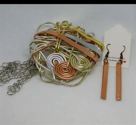 Delavnica izdelovanja nakita iz žice