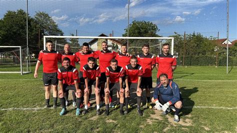 Nogometna tekma v polnem teku