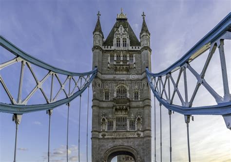 Panorama Londona s Temzo in Tower Bridge