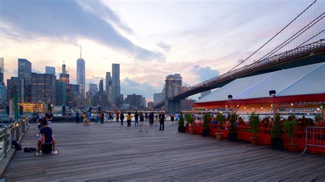Pogled na Manhattan z Brooklyn Heights Promenade