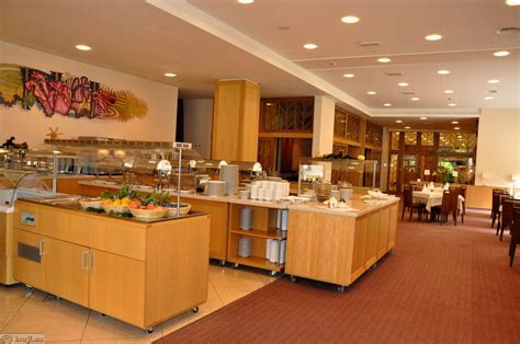 Samopostrežni bife v restavraciji hotela H.TOP Olympic