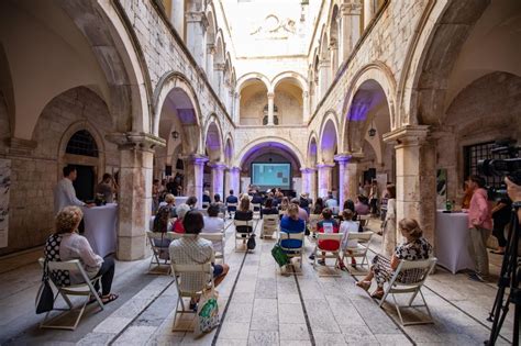 Unutrašnje dvorište Palače Sponza