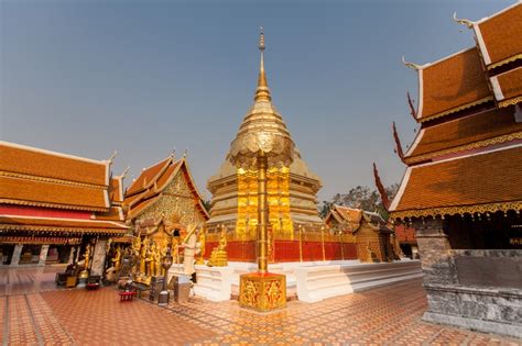 Simbol tajske monarhije - zlati tempelj