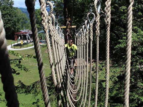 Pustolovski park Bled s pogledom na jezero