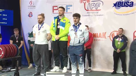 Primer brezšivnega oblačila, krojenega iz kroga