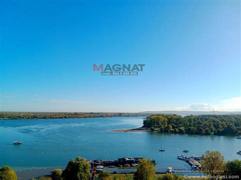 Pogled na Zemun z Gardošem in Donavo