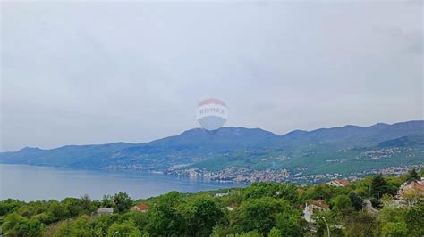 Panoramski pogled na Portorož s hotelskimi kompleksi ob obali