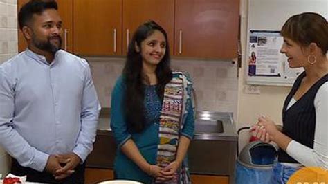 Rak, ki si je ustvaril dom v plastičnem pokrovčku