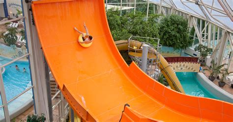 Ilustracija vodnih toboganov v Aqualand Köln