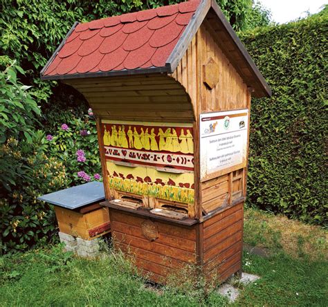 Slovenski čebelnjak na veleposlaništvu RS v Pragi