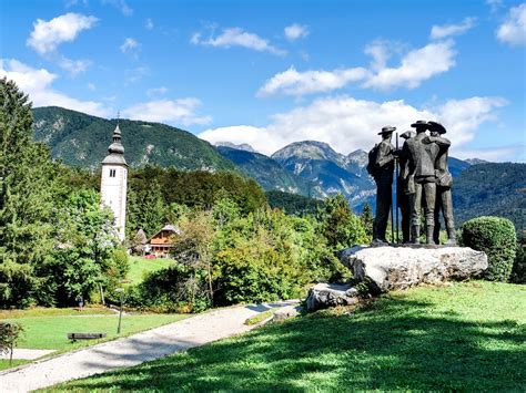 Spomenik štirih mož v Bohinju