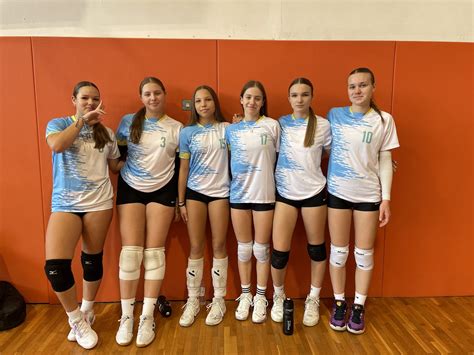 Dekleta v Abu Dabiju