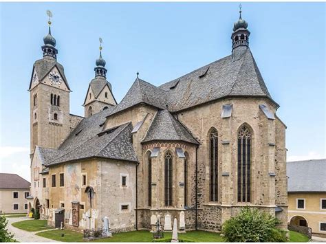 Gosposvetsko polje in cerkev Gospe svete