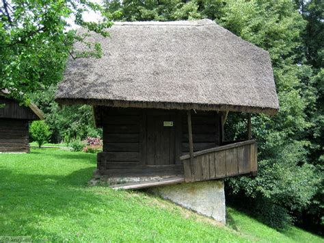 Skansen kašč v Kamniku
