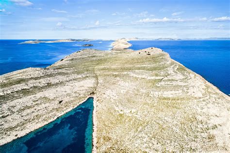 Kamniti suhozidi na otoku Kornat