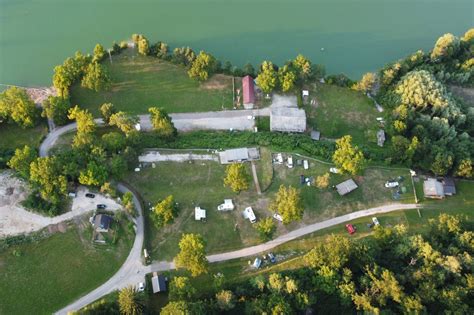 Kamp Perun Lipce ob reki Savi