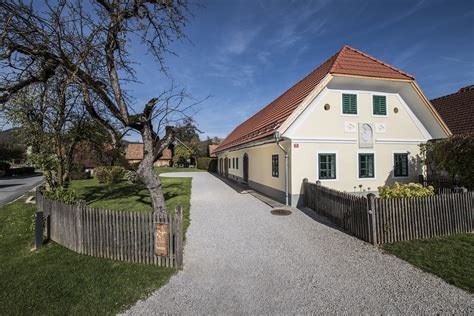 Hrovača - Škrabčeva domačija