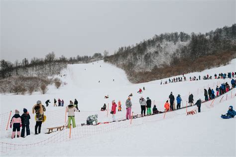 Pristaniška promenada v mestu Chios s številnimi restavracijami