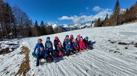 Ilustracija nočnega sankanja na Veliki planini