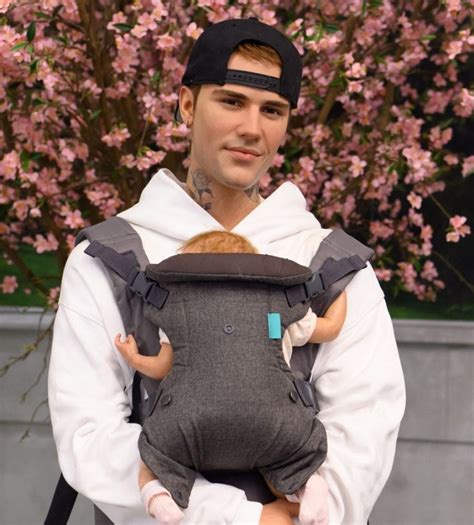 Voščena figura castellers v Muzeju voščenih lutk v Barceloni