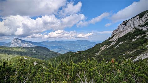 Panoramski razgled s Krvavca na okoliške gore