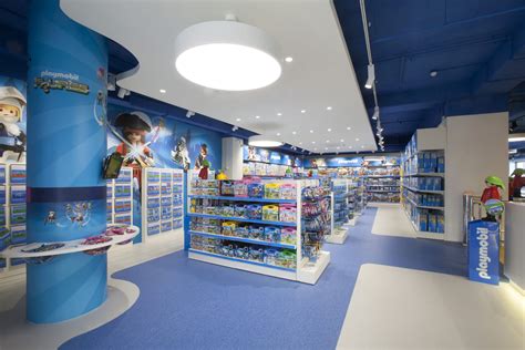 Otroci uživajo v Playmobil FunParku