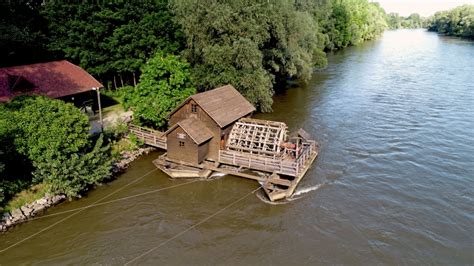 Plavajoči mlin na Muri