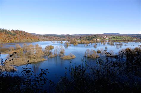 Slikoviti meandri reke Unice čez Planinsko polje