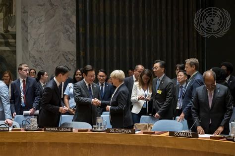 Ilustracija s poudarkom na pravicah potrošnikov