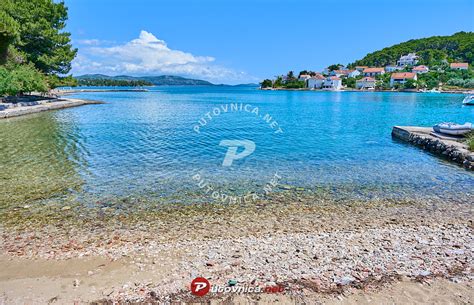 Delček plaže v Veli Luki