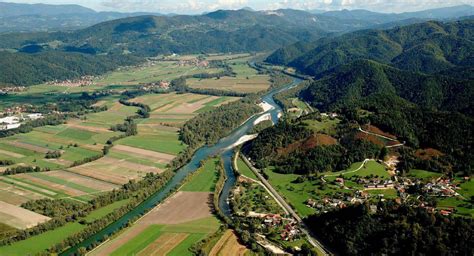 Pogled na sotočje treh koroških dolin