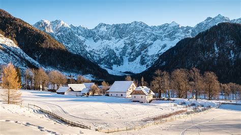 Panoramski razgled na Zgornje Jezersko z okoliškimi gorami
