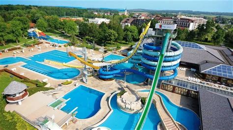 Panoramski pogled na Moravske Toplice s termalnimi bazeni