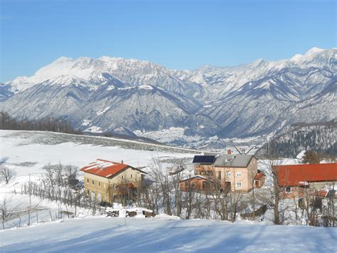 Urejena turistična kmetija v Brdih z gostoljubnimi domačini