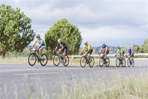 Kolesarji na poti v istrskem zaledju