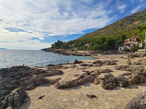 Zemljevid otoka Hvar z označenimi Jagodna, Sveta Nedelja in Ivan Dolac