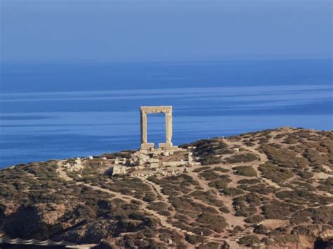 Portara, znameniti kamnit obok na Naxosu