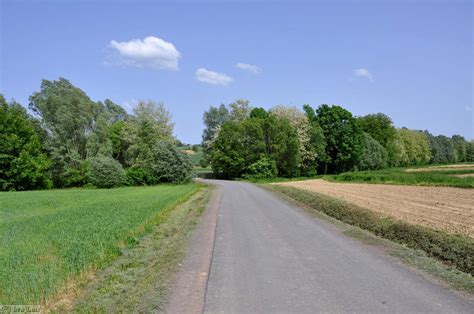 pogled na turistično kmetijo Ramšak s ceste