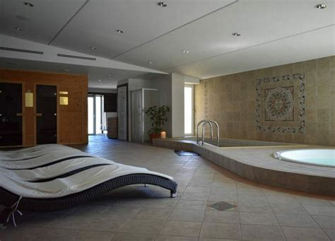 Fotografija wellness centra z masažnimi prostori