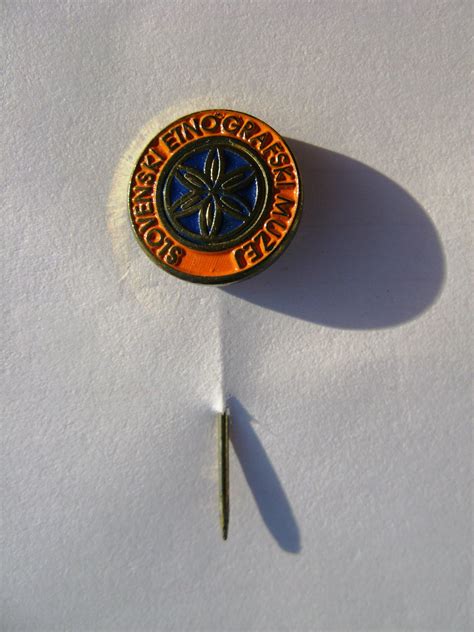 Fotografija iz zbirke SEM, ki prikazuje izdelavo kruha