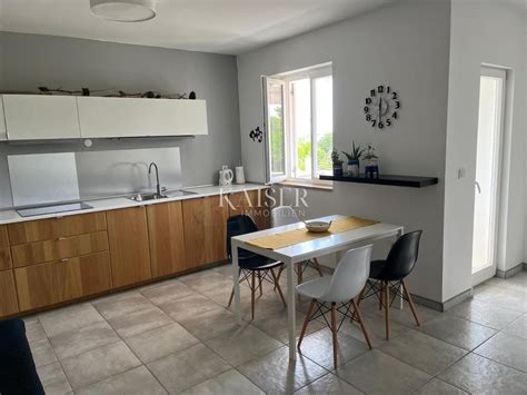 Otok Lošinj s pogledom na morje