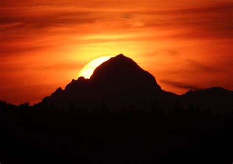 Zahod sonca nad Jadranskim morjem s pogledom na Primošten