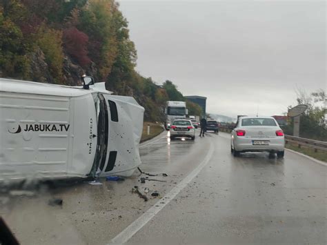 Moderni kombi na cesti