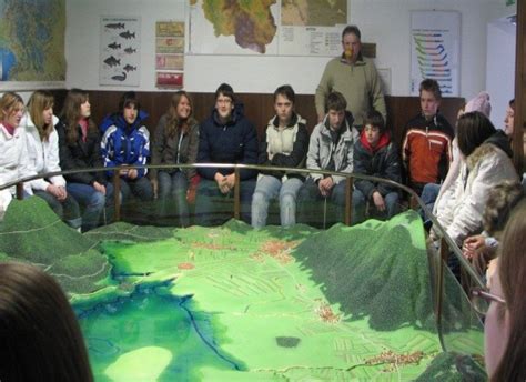 Model Cerkniškega jezera v muzeju Jezerski hram