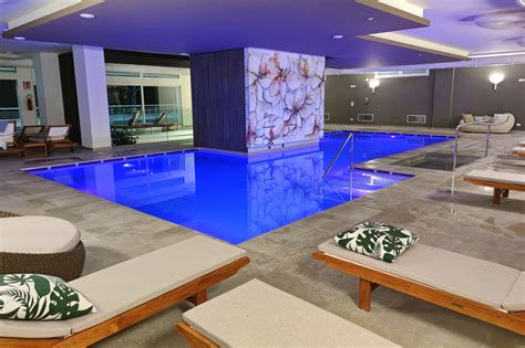 Razkošen wellness center z bazeni in savnami