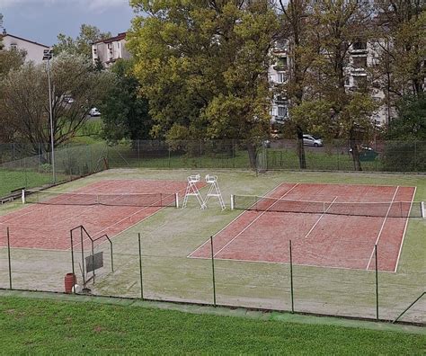 Simbolična podoba teniških igrišč