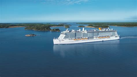 ladja Costa Smeralda v pristanišču